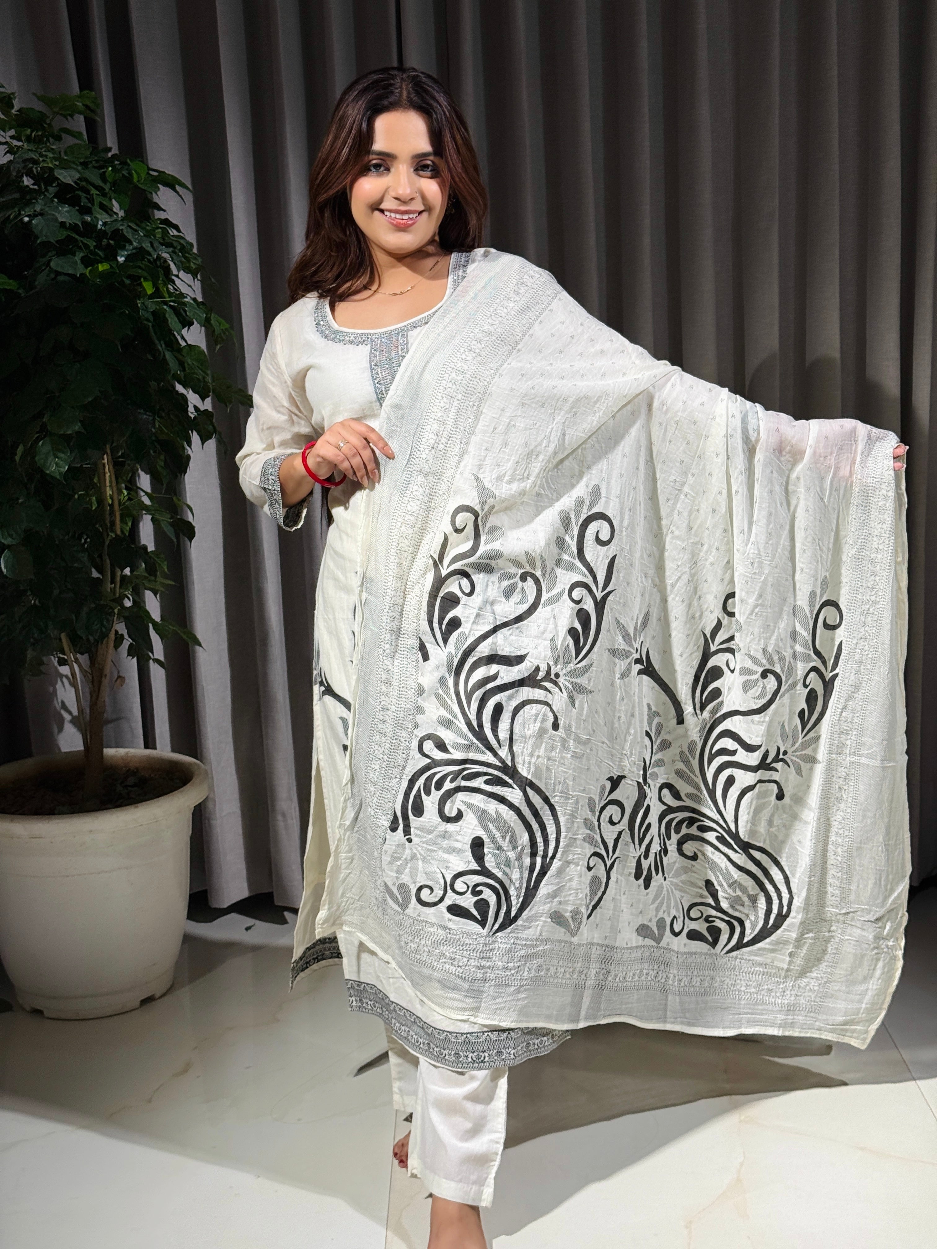 Elara Ivory Floral Jaam Cotton Suit Set